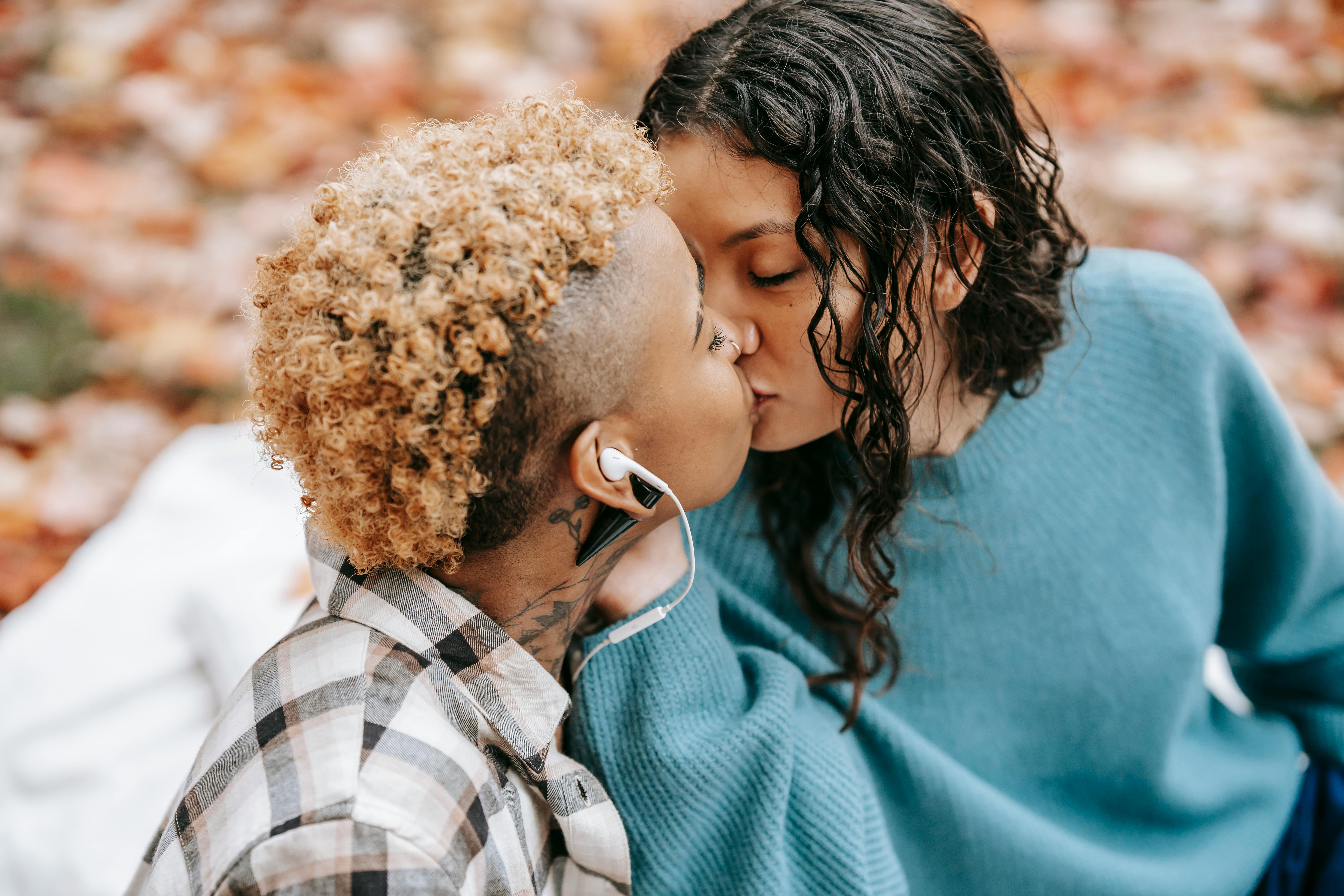 Black Lesbians Kissing
